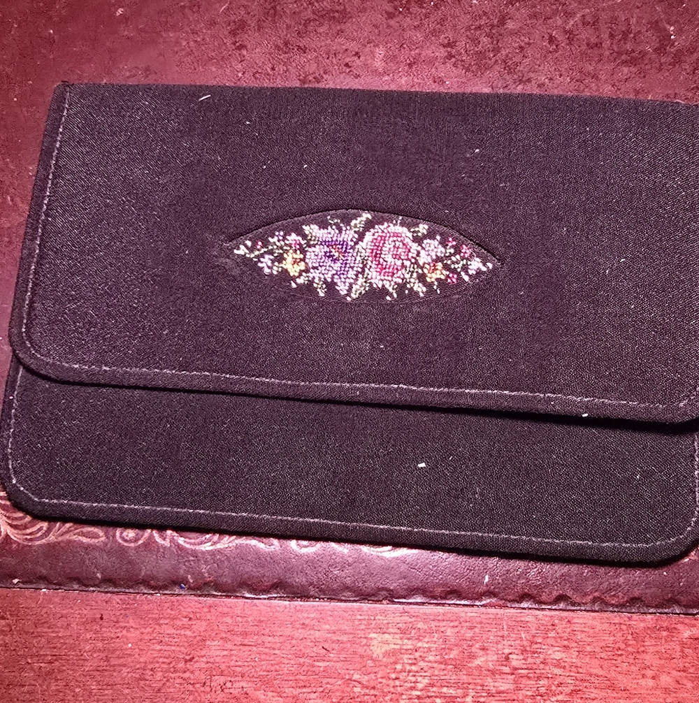 Vintage Dorette Crepe Comb Clutch